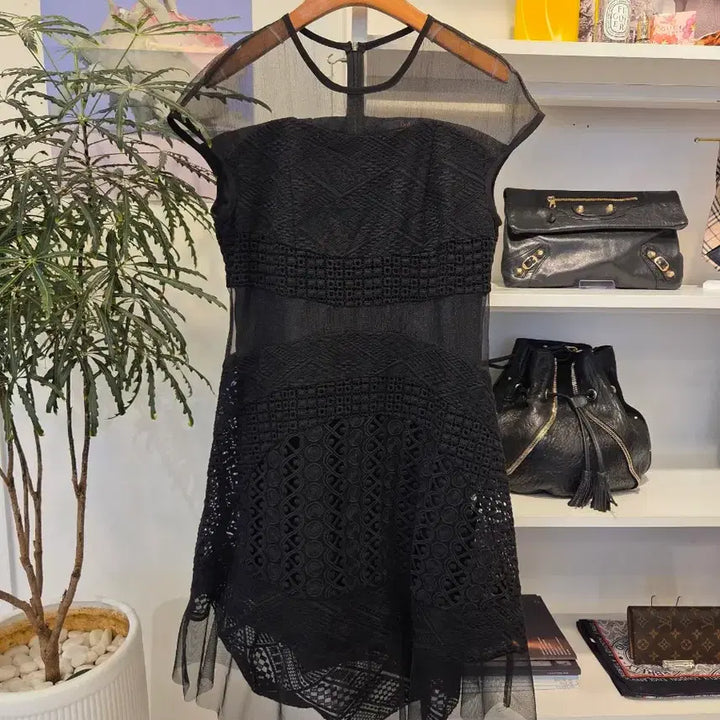 [BUNJANG] Doho See-through Eyelet Lace Crochet Dress / Doho 도호 시스루 아일렛 레이스 크로쉐 원피스