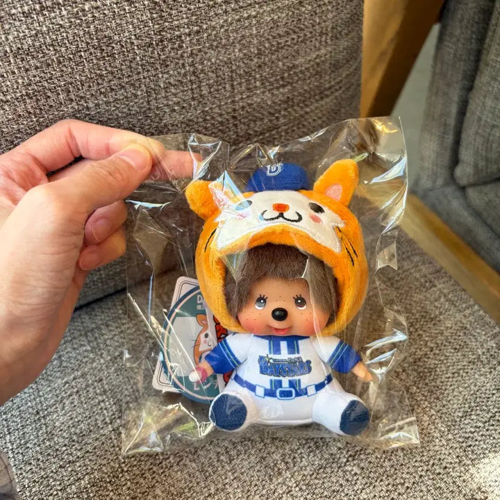 [BUNJANG] Starman x Monchhichi Collaboration Mascot Keychain / 새상품 DB스타번 야구 몬치치 키링 한정판