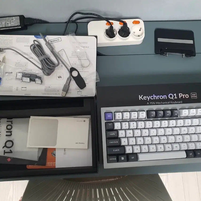 [BUNJANG] Keychron Q1 PRO Wireless/Bluetooth Mechanical Keyboard / 키크론 Q1 PRO 유무선 키보드 블루투스/기계식/저소음/핫스왑