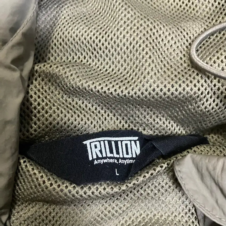 [BUNJANG] Trillion Windbreaker Jacket L / 트릴리온 바람막이 자켓 L