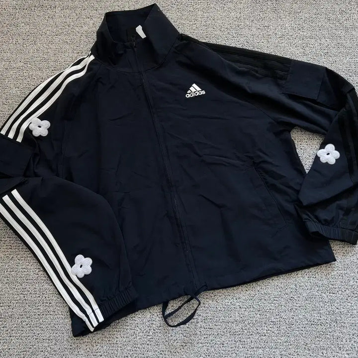 [BUNJANG] Adidas 3-Stripe Lightweight Jacket / 아디다스 3-스트라이프 라이트웨이트 재킷
