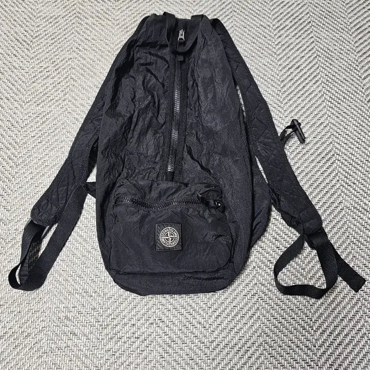 [BUNJANG] Stone Island Nylon Metal Lipstick Packable Backpack / 스톤아일랜드 나일론메탈 립스탁 패커블 백팩