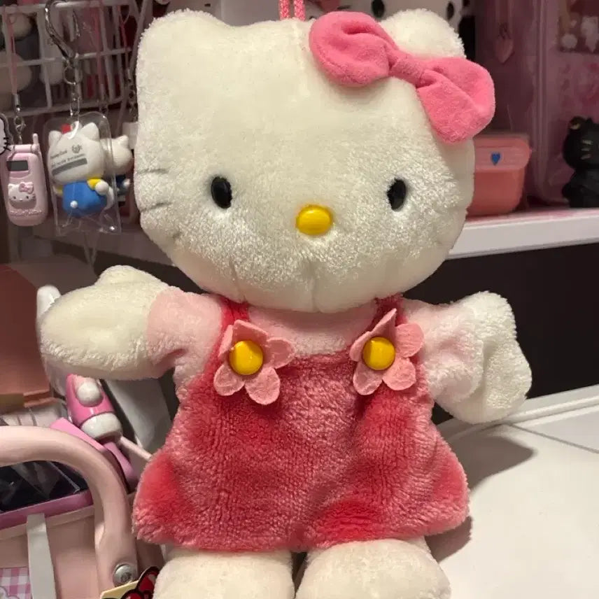 [BUNJANG] Classic Kitty Plush Doll / 고전키티인형