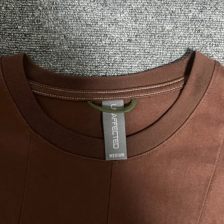 [BUNJANG] Unaffected Short Sleeve T-Shirt M / 언어펙티드 반팔 M