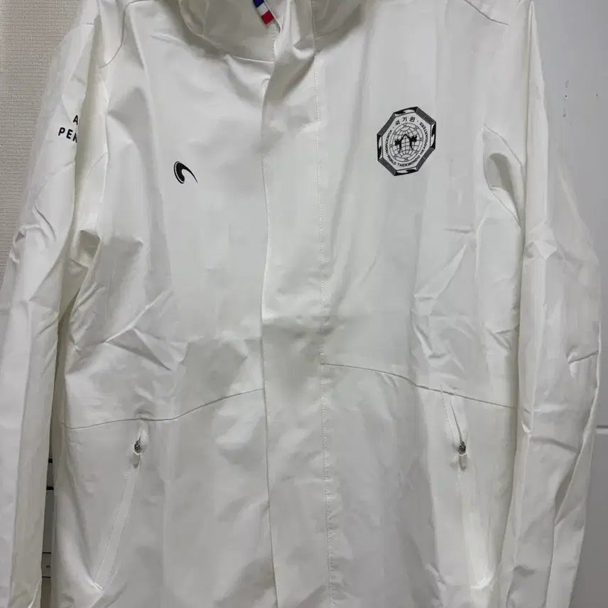 [BUNJANG] Kukkiwon Windbreaker White Size 180 (L) / 국기원 바람막이 180(L)