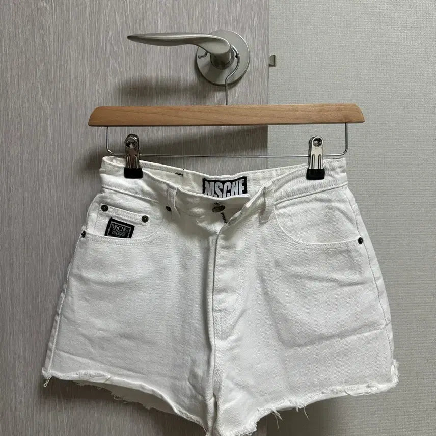 [BUNJANG] MSCHF White Cut-off Shorts / 미스치프 화이트 반바지