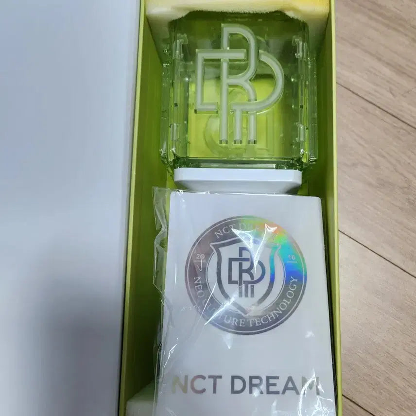 [BUNJANG] NCT DREAM Official Light Stick (New Version) / 엔시티 드림 nct dream 응원봉 믐뭔봄 뉴믐 판매