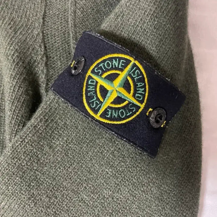 [BUNJANG] Stone Island Knit Olive Green L / 스톤아일랜드 니트 올리브 그린 L사이즈