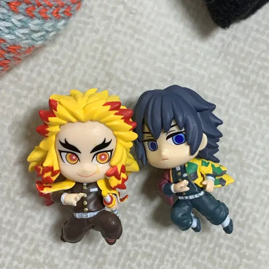 [BUNJANG] Demon Slayer: Kimetsu no Yaiba Kyojuro Rengoku &amp; Giyu Karacore Figures Bundle Set / 귀멸의칼날 렌고쿠 기유 가챠 카라코에 캬라코레 일괄 피규어