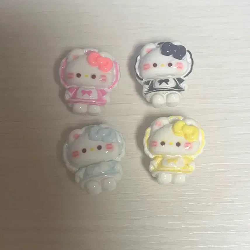 [BUNJANG] Hello Kitty Jibbitz Charm Set / 헬로키티 지비츠