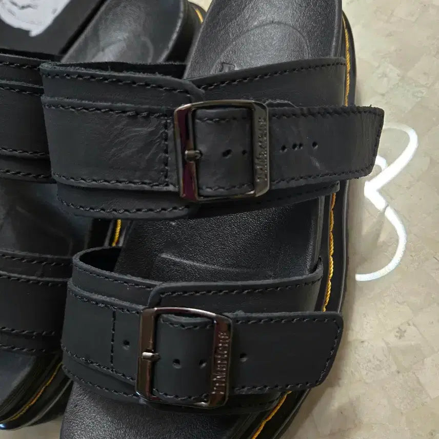 [BUNJANG] Dr. Martens Myles Sandal / 닥터마틴 마일즈 샌들 (새상품)(UK4) 240-245