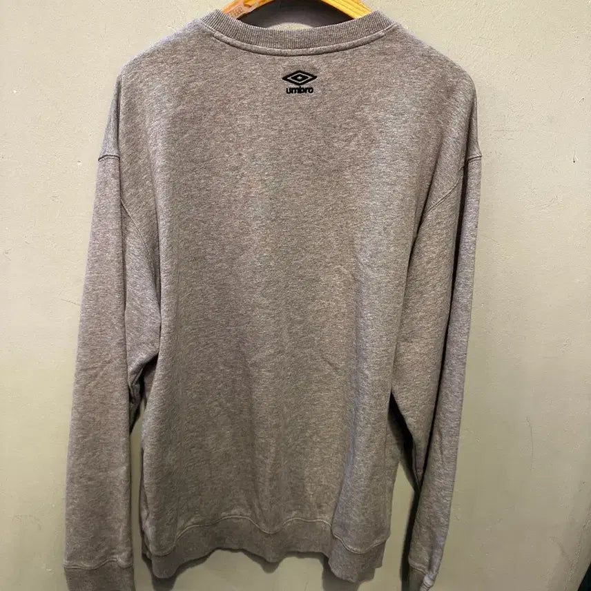 [BUNJANG] Umbro Genuine Sweatshirt Size 105 / 엄브로 정품 맨투맨