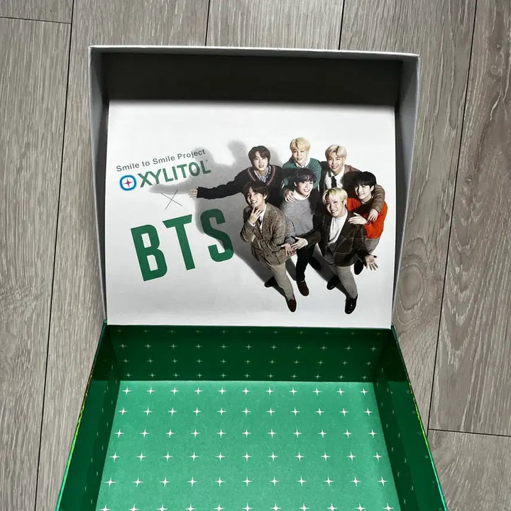 [BUNJANG] BTS Xylitol Collaboration Goods Box / BTS 자일리톨 콜라보 굿즈 박스
