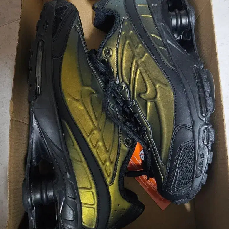 [BUNJANG] Nike Shox R4 Black Cargo Khaki Sneakers / 265 270 ) 나이키 샥스 라이드 2 블랙 카고 카키