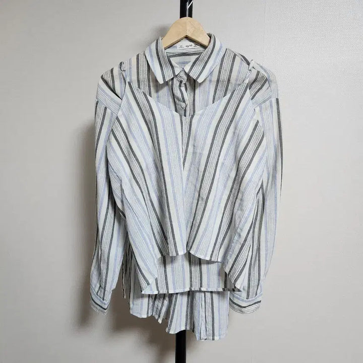[BUNJANG] Stripe Shirt and Cami Set / 스트라이프 셔츠 나시 세트