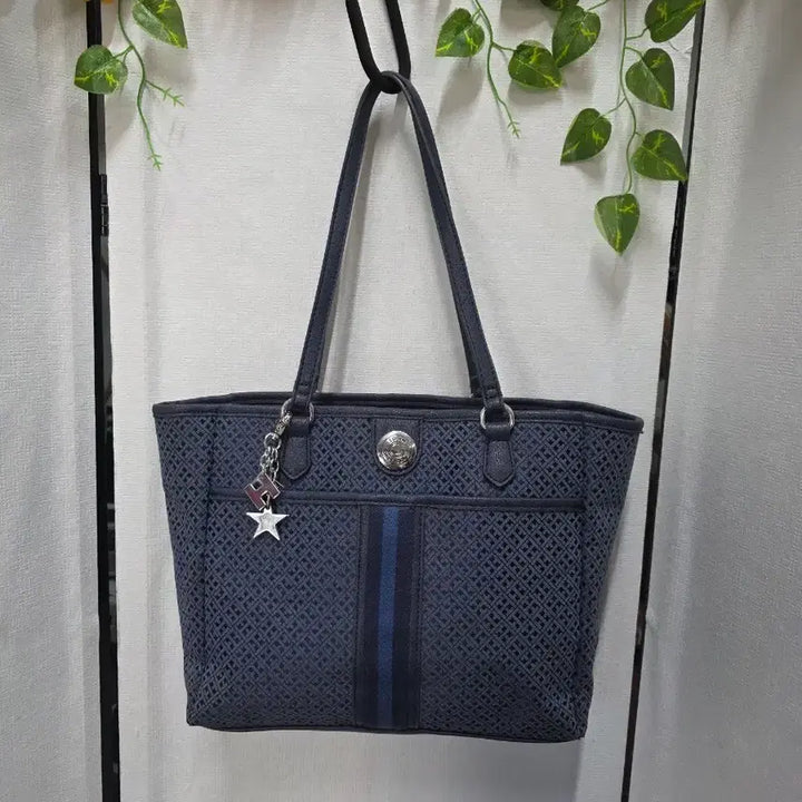 [BUNJANG] Tommy Hilfiger Shoulder Bag Navy / 타미힐피거숄더백