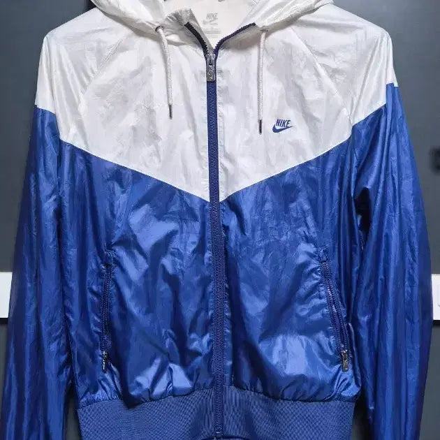 [BUNJANG] Nike Hooded Windbreaker Jacket White/Blue / 나이키 바람막이 화이트/블루 후드 집업