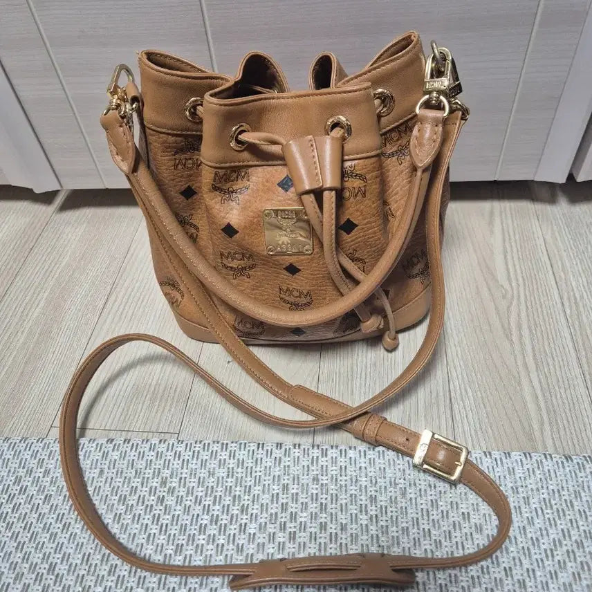 [SOLD OUT] (정품) mcm  엠씨엠 비세토스 드로우스트링 백 복조리백  버킷백