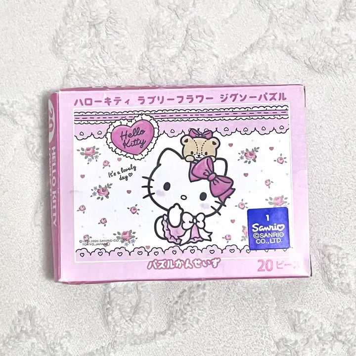 [BUNJANG] Classic Vintage Hello Kitty Flower Pattern Puzzle (20 Pieces) / [할인] 고전 빈티지 헬로키티 퍼즐