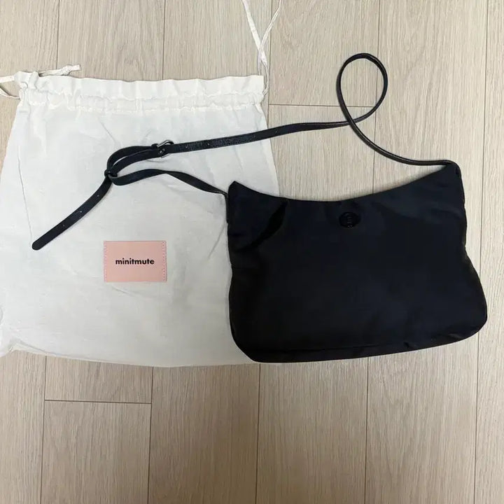 [BUNJANG] minitmute Chloe Soft Bag Black / 미닛뮤트 클로 소프트백 블랙