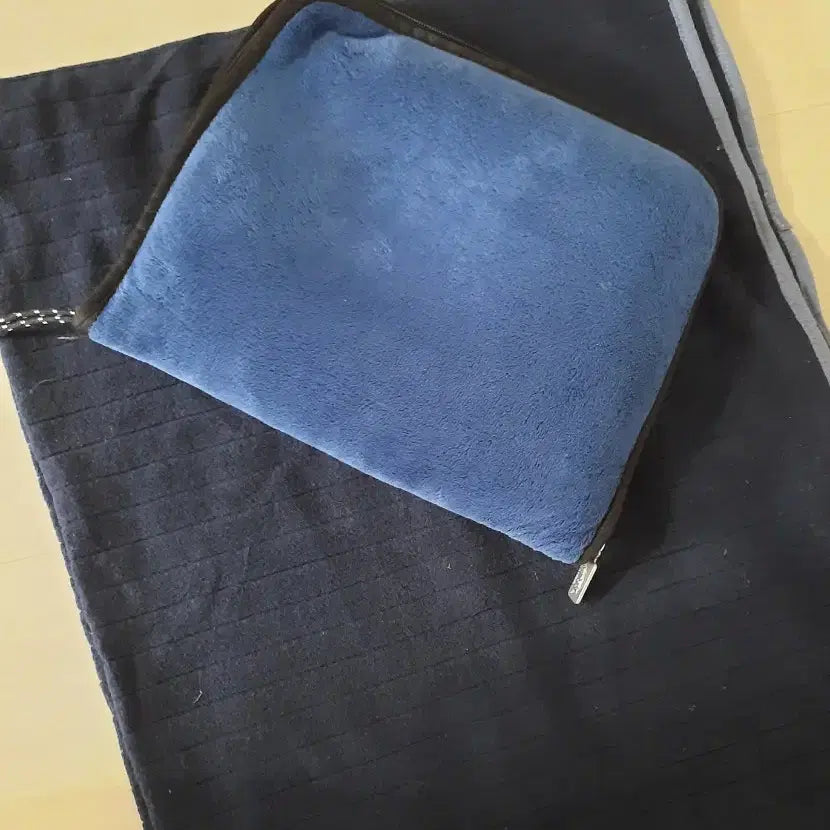 [BUNJANG] Doosan Bears Cushion Blanket / 두산베어스 쿠션 담요