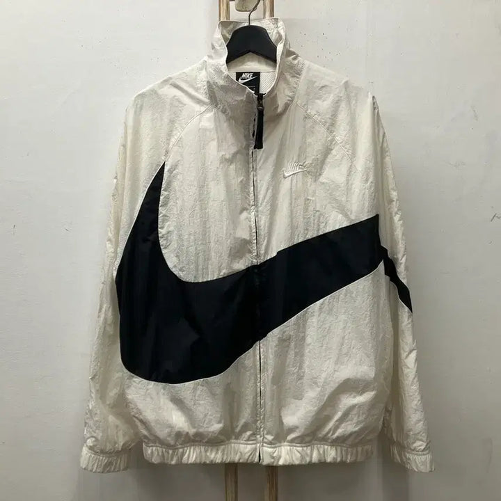 [BUNJANG] Nike Windbreaker Jacket (Size M/95) / 나이키(NIKE) 바람막이 M(95)