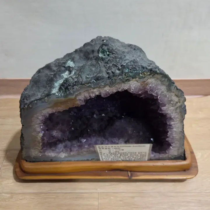 [BUNJANG] Amethyst Geode Slice with Wooden Stand / 자수정 지오드 원석 (나무받침대 포함)