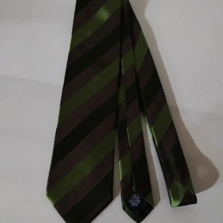 [BUNJANG] Hugo Boss Striped Silk Necktie / 휴고보스 스트라이프 넥타이