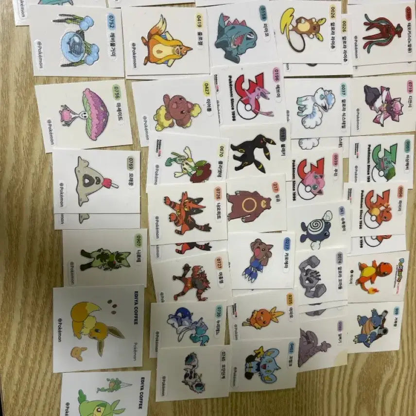 [BUNJANG] Pokemon Stickers 54-Piece Bundle / 포켓몬띠부실 67장 일괄판매 (사진2장)
