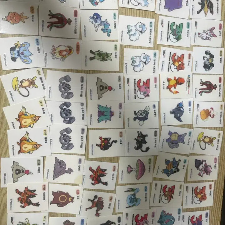 [BUNJANG] Pokemon Stickers 54-Piece Bundle / 포켓몬띠부실 67장 일괄판매 (사진2장)