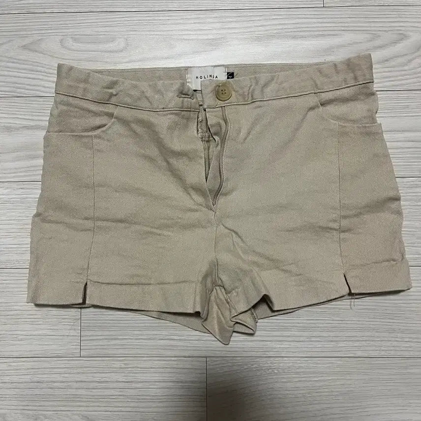 [BUNJANG] HOLINIA Beige Shorts / HOLINIA 베이지 반바지