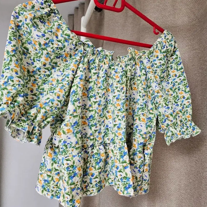 [BUNJANG] Flower Pattern Short Sleeve Blouse / 플라워 패턴 반팔 블라우스
