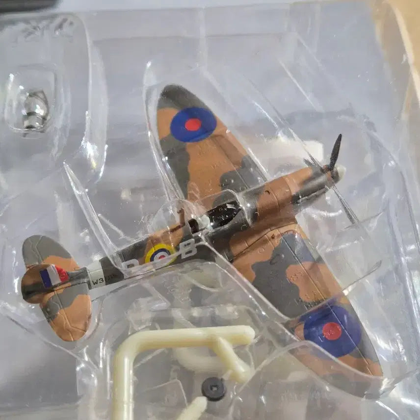 [BUNJANG] Wing Club Collection 1/144 Scale Spitfire Fighter Model / 1/144 스핏파이어 전투기모형