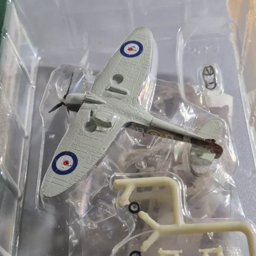 [BUNJANG] Wing Club Collection 1/144 Scale Spitfire Fighter Model / 1/144 스핏파이어 전투기모형