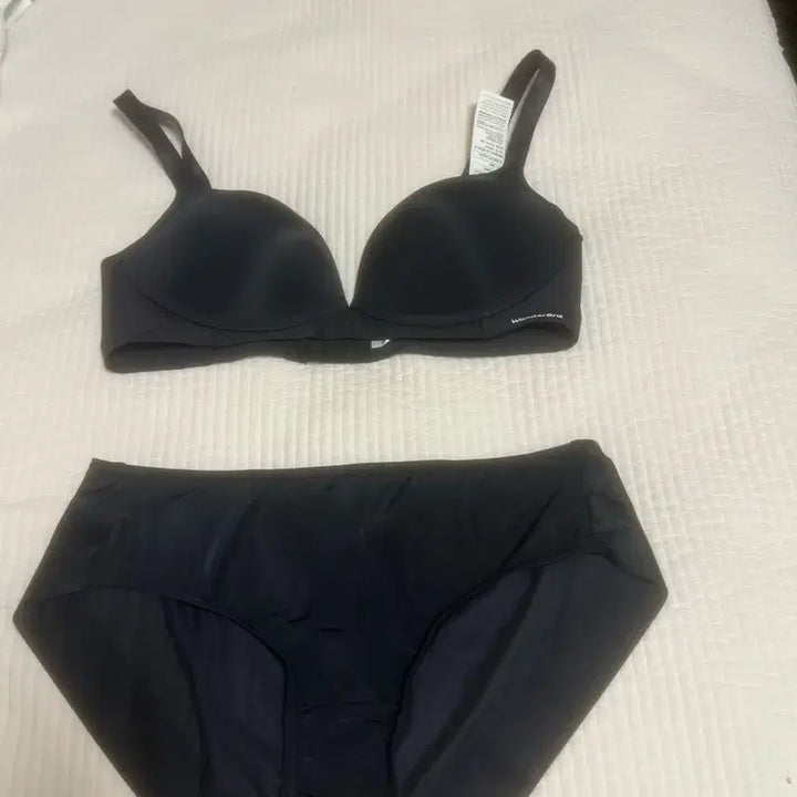 [BUNJANG] Wonderbra Black Bra 80C / 원더브라 블랙 브라 80c