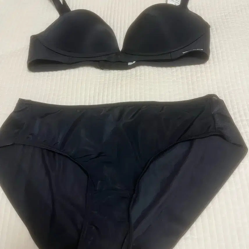 [BUNJANG] Wonderbra Black Bra 80C / 원더브라 블랙 브라 80c