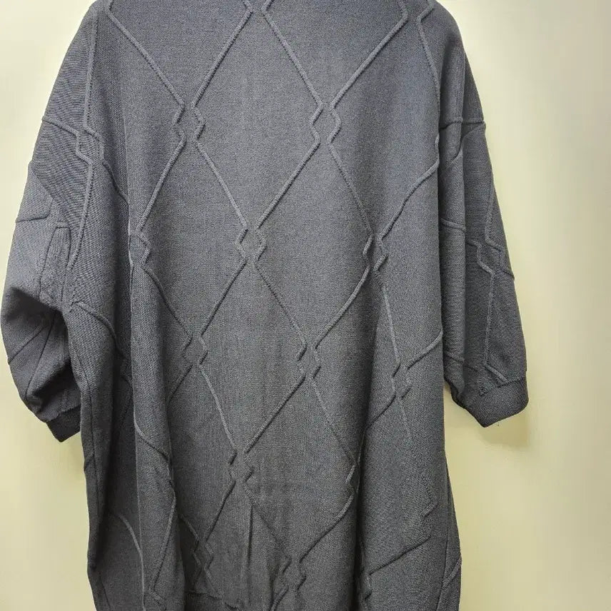 [BUNJANG] Shutter Fine Gauge Logo Pattern Half Cardigan L / 셔터 파인게이지 로고 패턴 하프 가디건 L