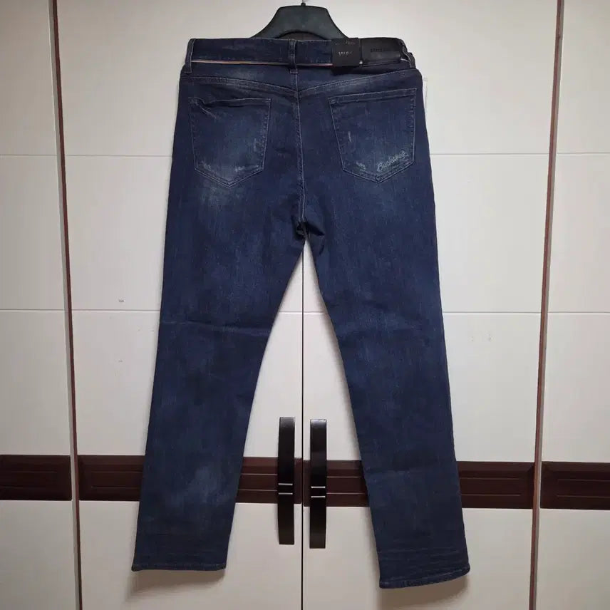 [BUNJANG] Buccheru Light Up Premium Scratch Jeans (Size 32) / 버커루 라이트업 프리미엄 스크레치 청바지(32)