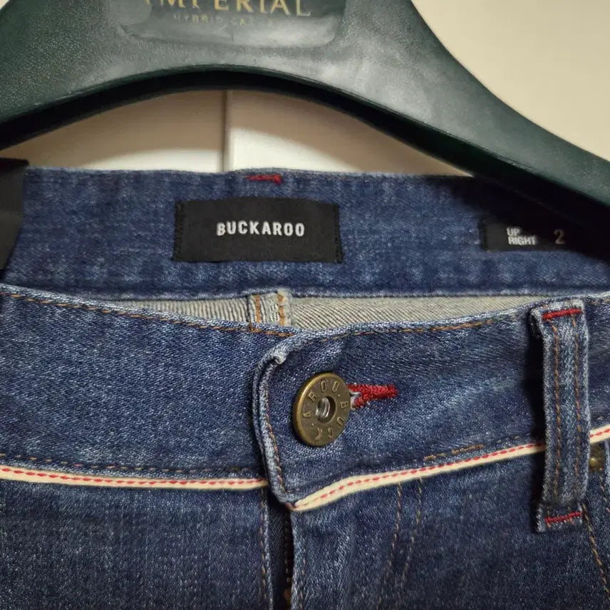 [BUNJANG] Buccheru Light Up Premium Scratch Jeans (Size 32) / 버커루 라이트업 프리미엄 스크레치 청바지(32)