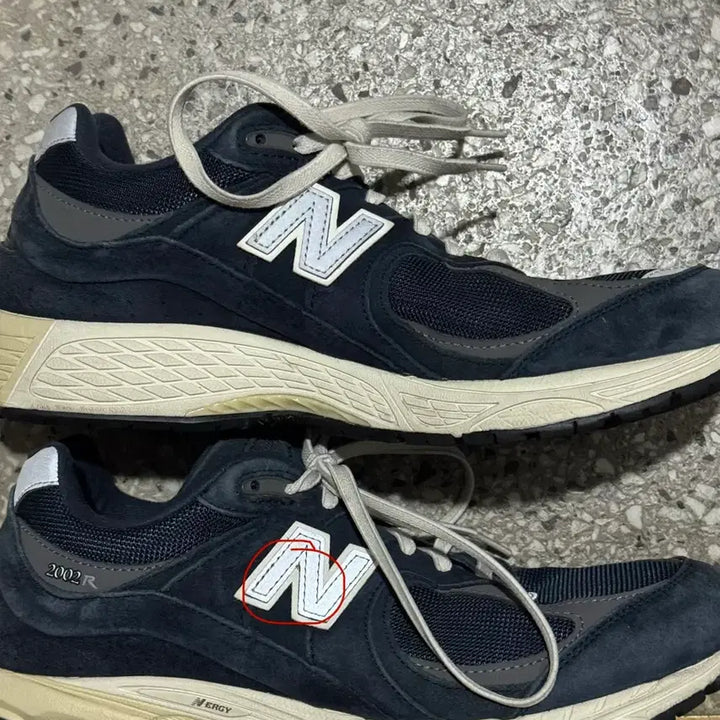[BUNJANG] New Balance 2002R Eclipse/Castle Rock Sneakers (280mm) / 뉴발란스 2002R 이클립스 캐슬락 280