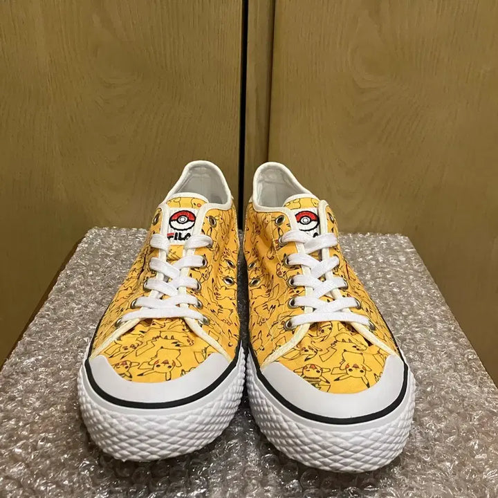 [BUNJANG] Fila x Pokemon Pikachu Collaboration Sneakers / 포켓몬 피카츄 x 휠라 협업 스니커즈 280 포켓몬스터