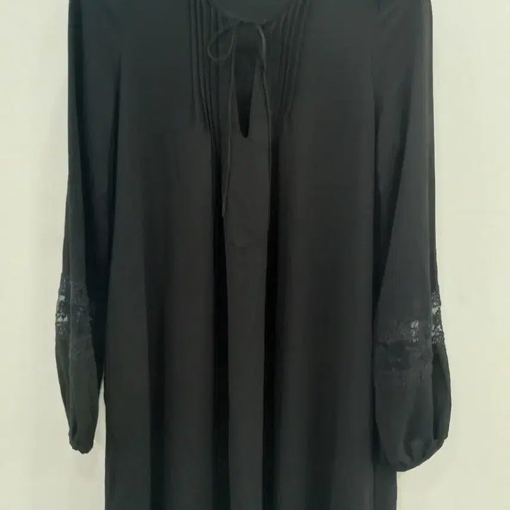 [BUNJANG] TRF Black Lace Sleeve Blouse / TRF 블랙 레이스 소매 블라우스
