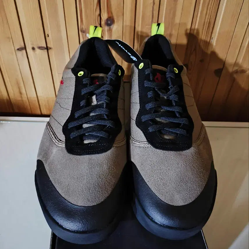 [BUNJANG] Evolve Rebel Approach Shoes 290mm Hiking Boots / 미사용 290mm 이볼브 리벨 어프로치 슈즈 등산화