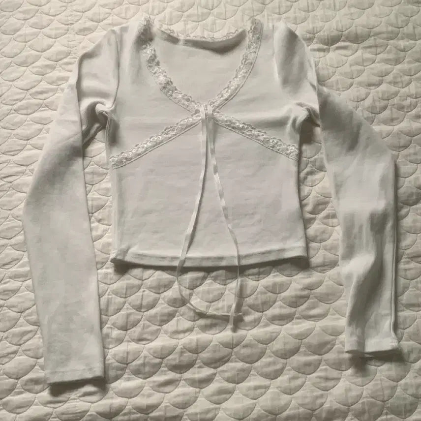 [BUNJANG] Lace Frill Long Sleeve T-Shirt / 레이스 탑 프릴 긴팔 티셔츠