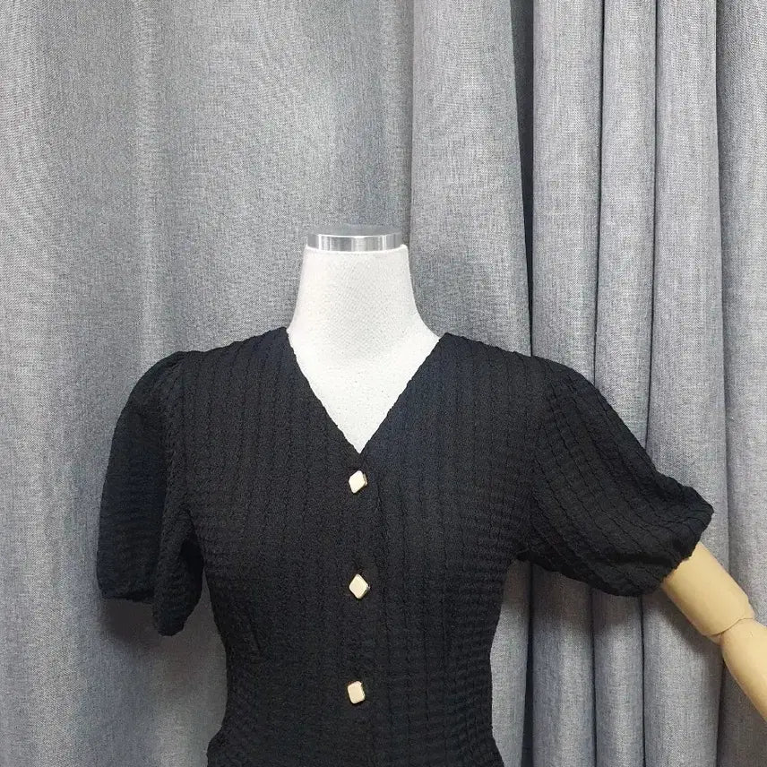 [BUNJANG] Jeweled Puff Blouse / 보석 퍼프 블라우스