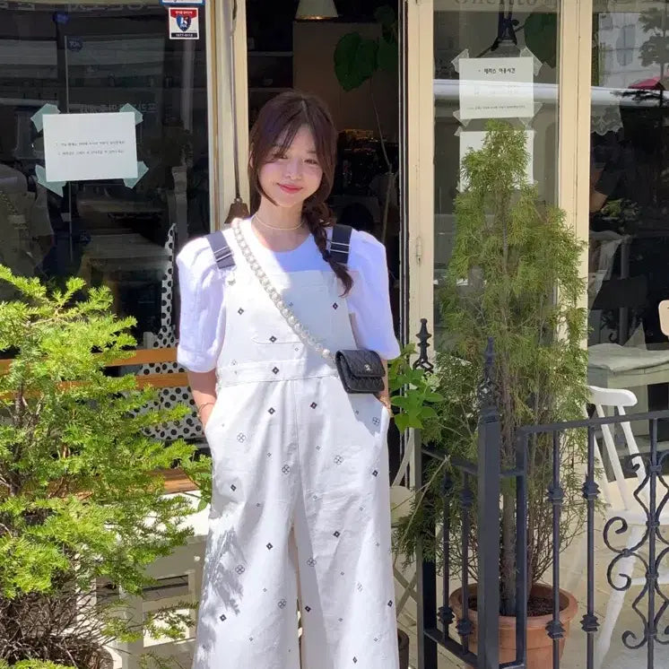 [BUNJANG] Bicyne Embroidered Overalls Pants Ivory / 바이씨니 자수 오버롤 팬츠:)