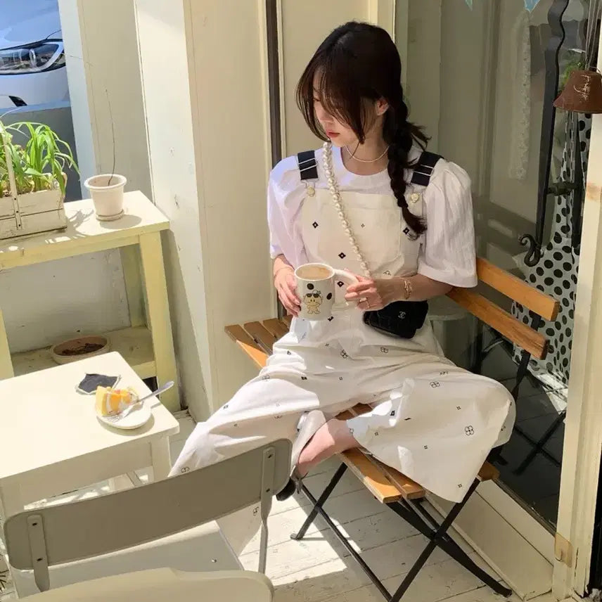 [BUNJANG] Bicyne Embroidered Overalls Pants Ivory / 바이씨니 자수 오버롤 팬츠:)