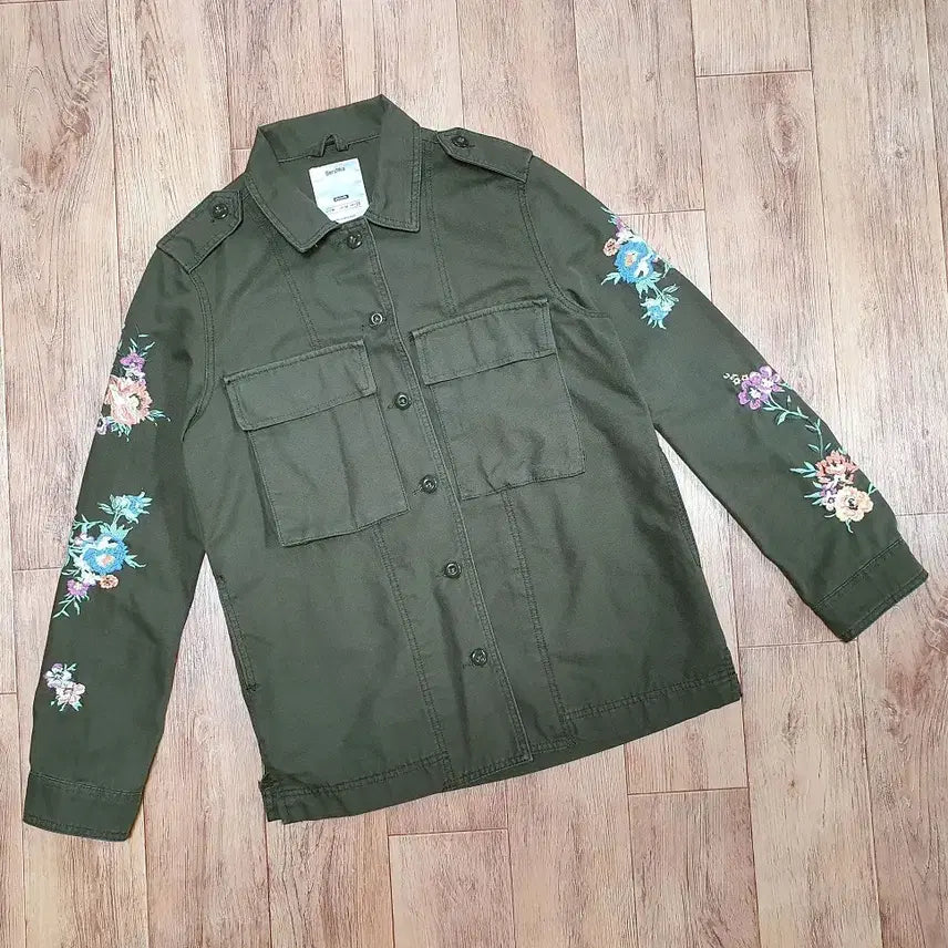 [BUNJANG] Berchka Embroidered Field Jacket / 버쉬카(Berchka) 자수 야상자켓 55-66