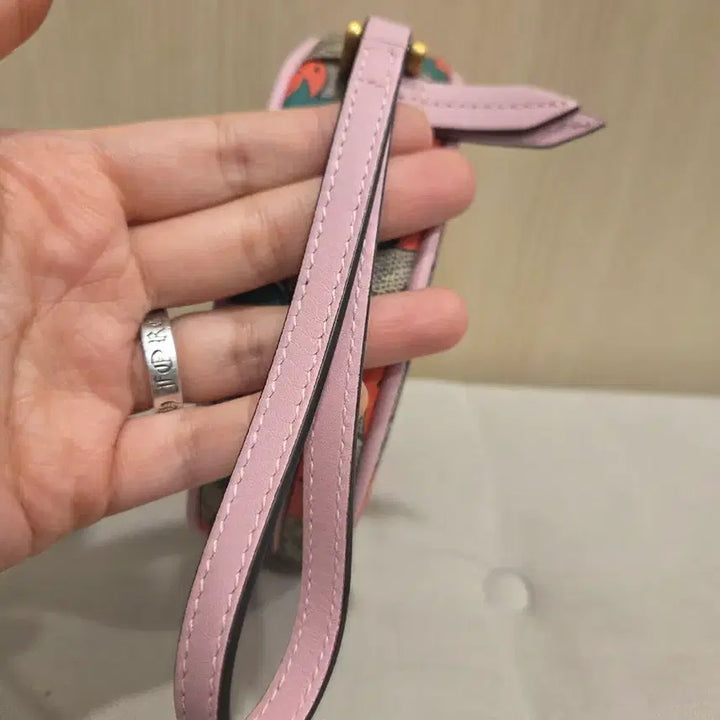 [BUNJANG] Gucci GG Strawberry Coin Pouch / 구찌 GG 스트로베리 동전 지갑 파우치