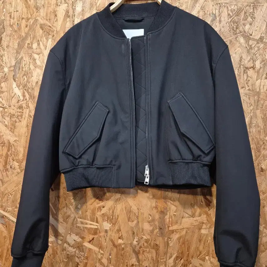 [BUNJANG] COS Cropped Padded Bomber Jacket Black M / COS 코스 크롭 패디드 봄버 자켓 블랙 M